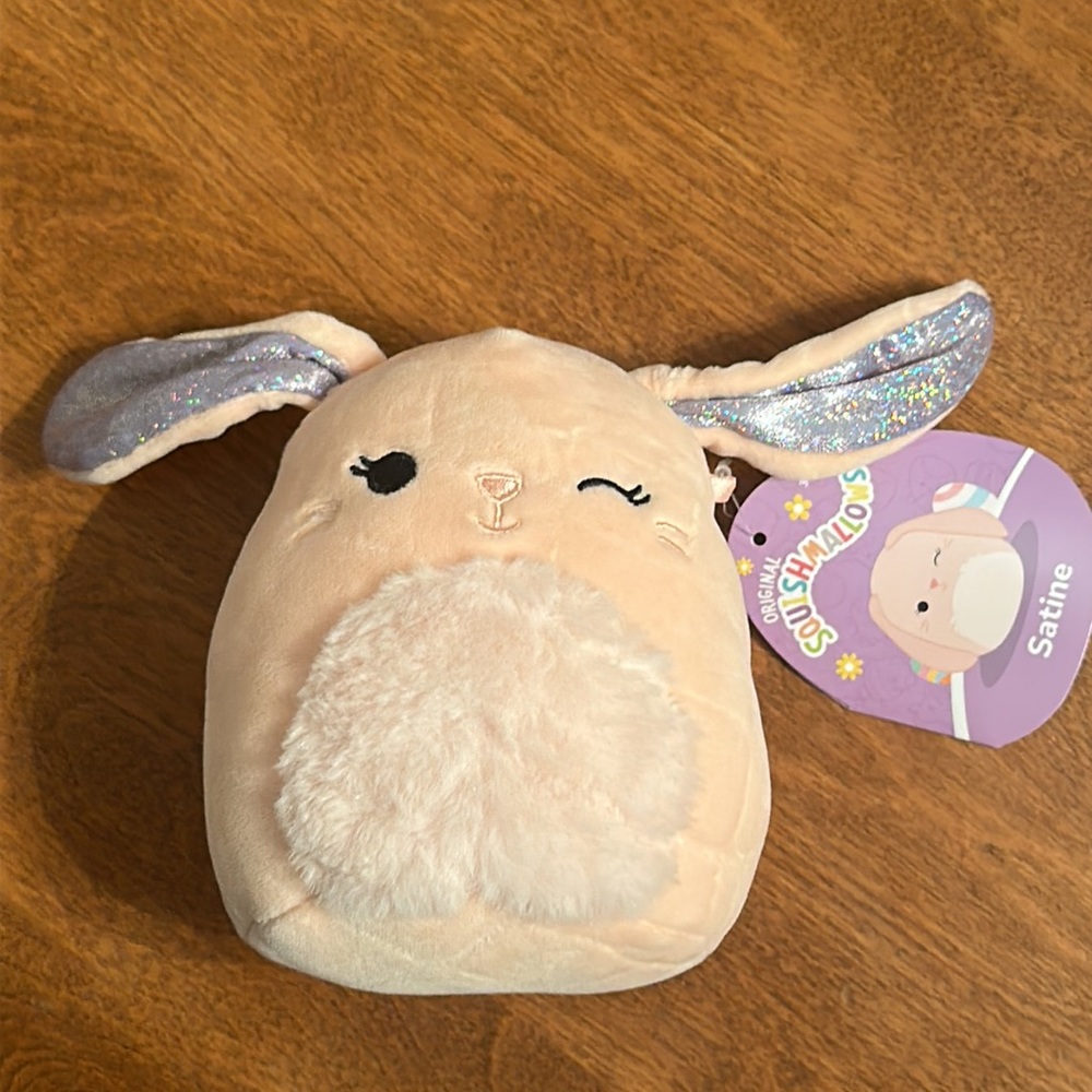 Satine 5"
Squishmallows - Picture 2 of 7
